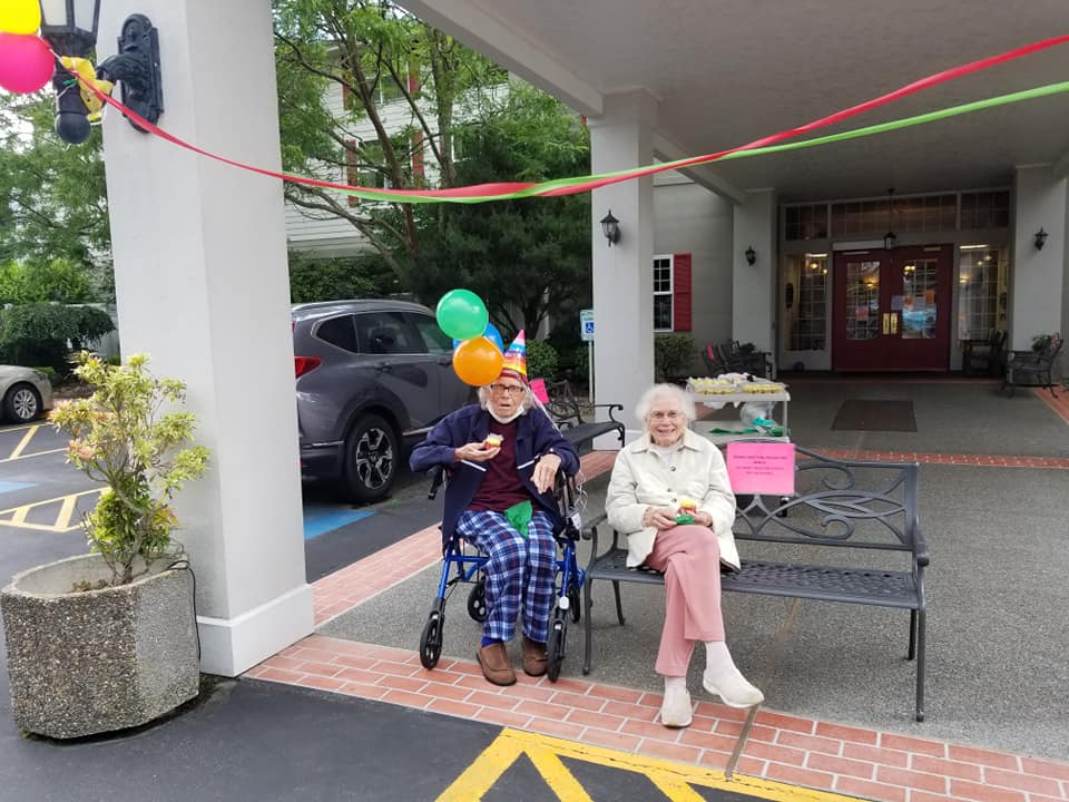 july birthday party, assisted living longview wa, senior living longview wa, somerset longview wa